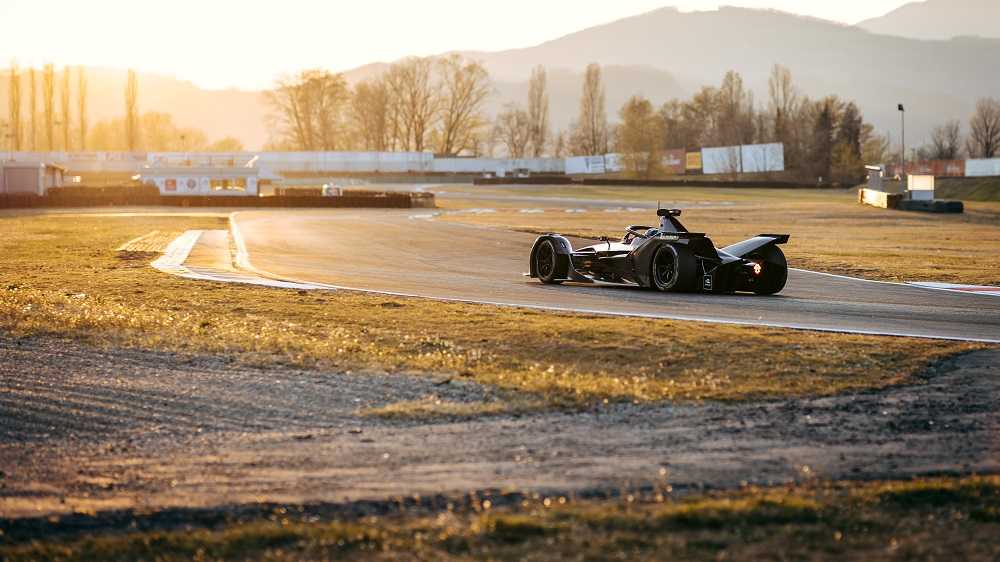 Mercedes-Benz EQ Silver Arrow 01