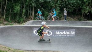 Pump-track Vodne dielo Zilina amateri kolobezka
